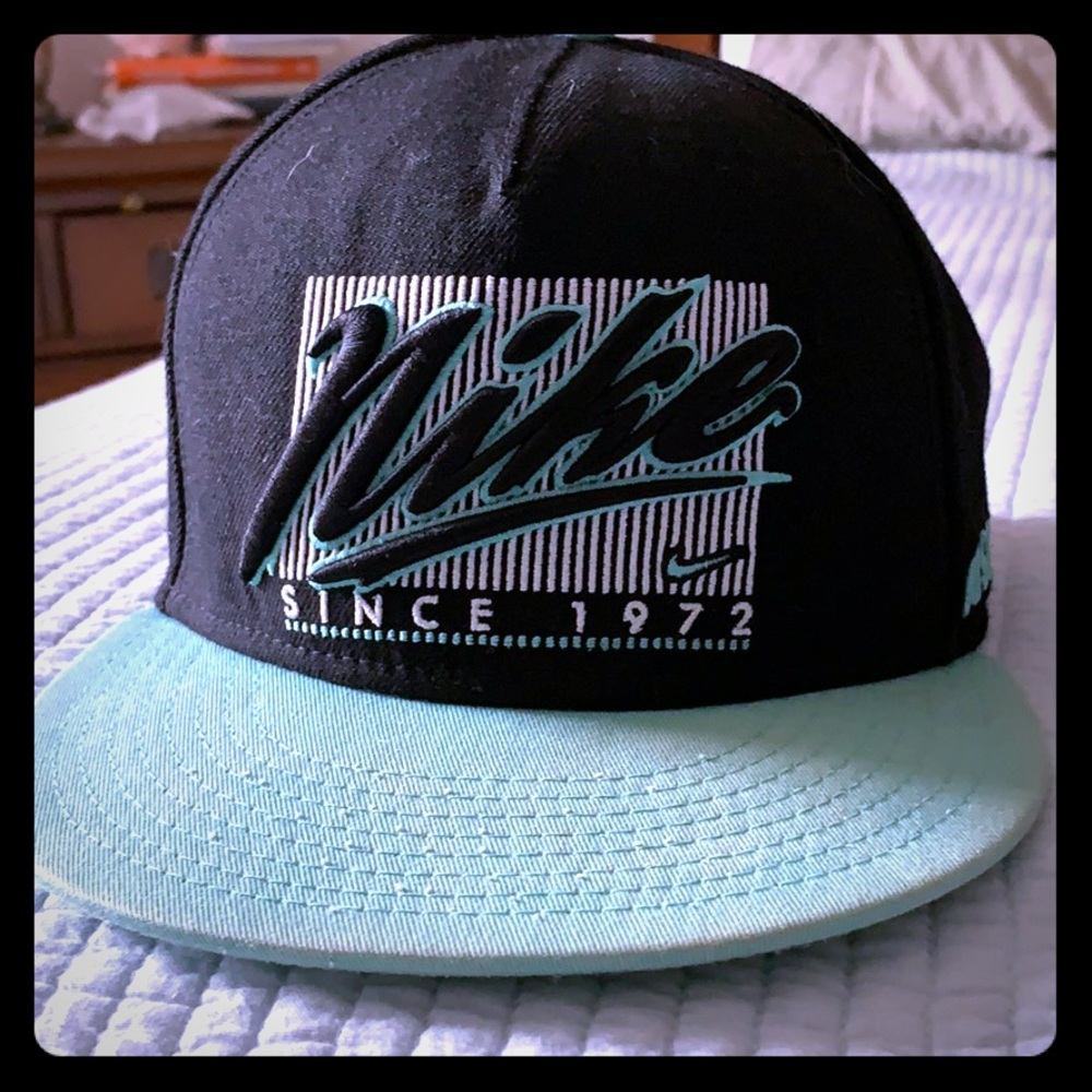 Nike snap back
